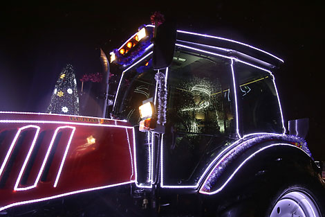 One-of-a-kind MTZ tractor dance show