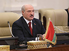 Во время переговоров с Президентом Судана Омаром Хасаном Ахмедом аль-Баширом в расширенном составе