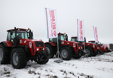 Parizh-Mosar, maiden tractor off-road rally in Belarus