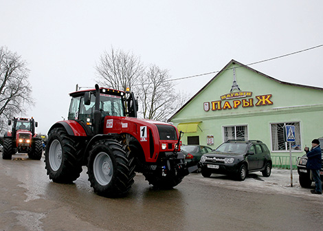 Parizh-Mosar, maiden tractor off-road rally in Belarus