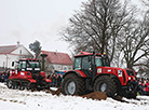 Parizh-Mosar, maiden tractor off-road rally in Belarus