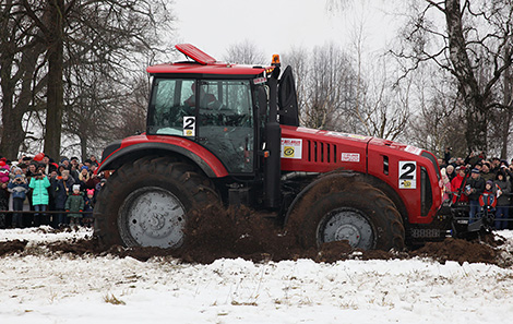 Parizh-Mosar, maiden tractor off-road rally in Belarus