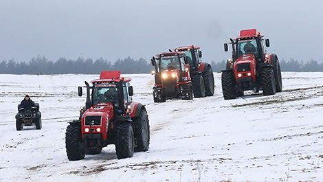 Parizh-Mosar, maiden tractor off-road rally in Belarus