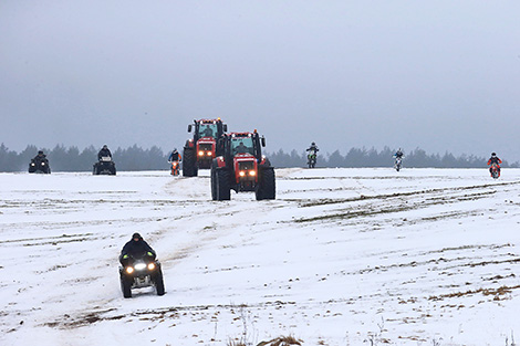 Parizh-Mosar, maiden tractor off-road rally in Belarus