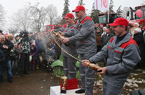 Winners of the first race, Yevgeny Lukashevich, Ruslan Barsuk and Dmitry Yemelyanchenko