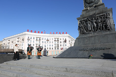 British pipers perform in Victory Square in Minsk