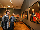 Unique collection of Radziwill family portraits and belongings showcased in Minsk