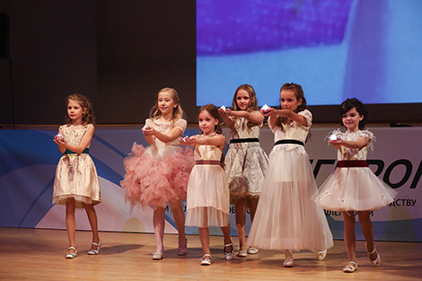 Children’s fashion theater Krasavik