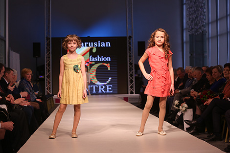 Kids clothes fashion show by Komintern 