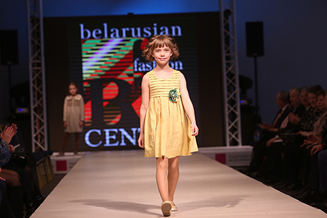 Kids clothes fashion show by Komintern 