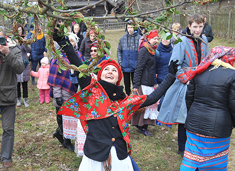 Gukanne Vyasny (Spring is Calling) rite in Lelchitsy District