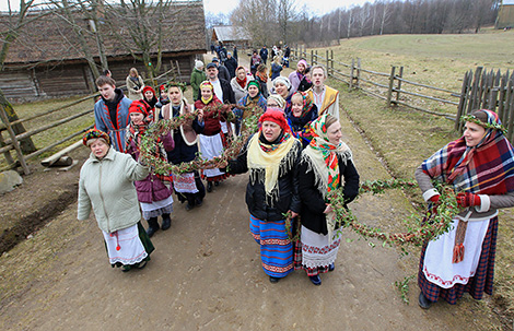 Gukanne Vyasny (Spring is Calling) rite in Lelchitsy District