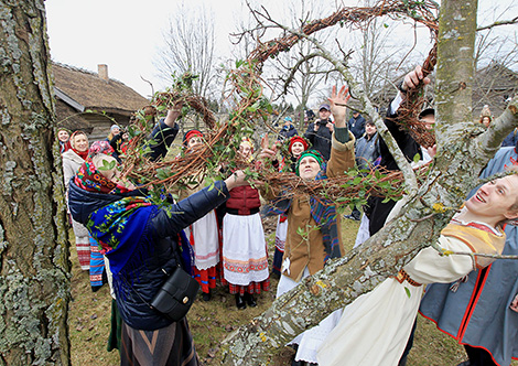 Gukanne Vyasny (Spring is Calling) rite in Lelchitsy District
