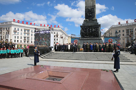 ДЕНЬ ПОБЕДЫ: торжественная церемония на площади Победы в Минске