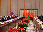 与中国国家主席习近平会面