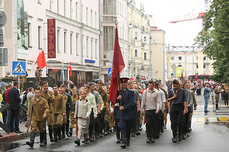 Реконструкция партизанского парада 1944 года в Минске