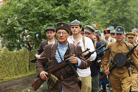 Реконструкция партизанского парада 1944 года в Минске