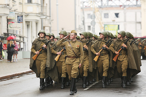 Реконструкция партизанского парада 1944 года в Минске