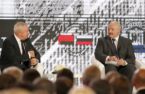 Vitaly Ignatenko, President of the World Association of Russian Press (WARP) and Belarus President Alexander Lukashenko