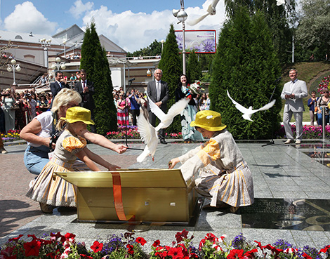 Slavianski Bazaar 2017: Tamara Gverdtsiteli’s name added to Square of Stars in Vitebsk
