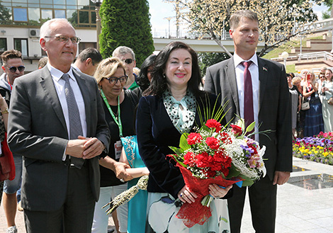 Slavianski Bazaar 2017: Tamara Gverdtsiteli’s name added to Square of Stars in Vitebsk