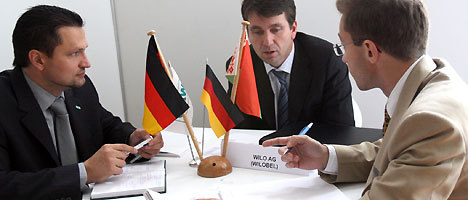 白俄罗斯和德国合作伙伴在“商业和区域发展投资论坛”进行商业会谈