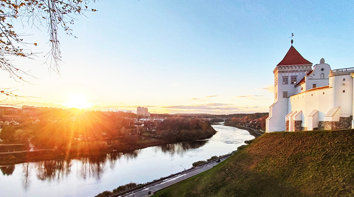 Старый замок на берегу Немана в Гродно