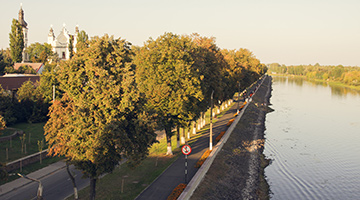 Река Пина и вид на ул. Днепровской Флотилии