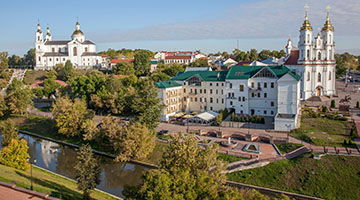 Витебск. Вид на набережную Витьбы на улице Толстого