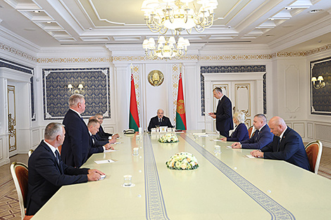 Belarusian president makes new appointments in district administrations, ministries