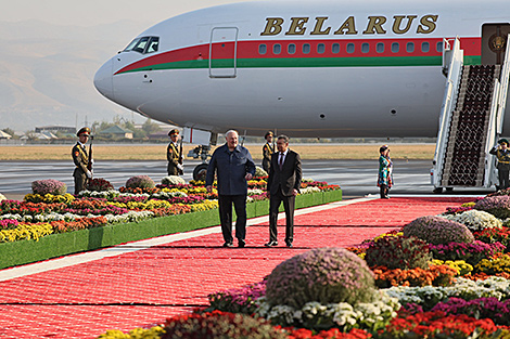 Lukashenko arrives in Tajikistan’s capital where CIS summit will take place