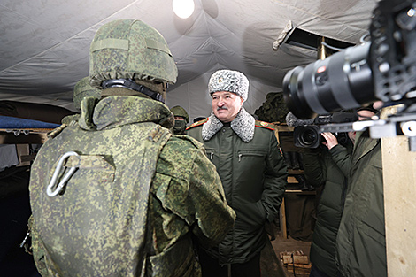Lukashenko informed about results of combat shakedown of Belarusian, Russian army units