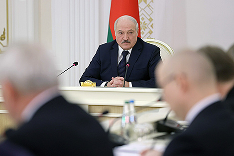 Lukashenko discusses redistribution of powers between government agencies