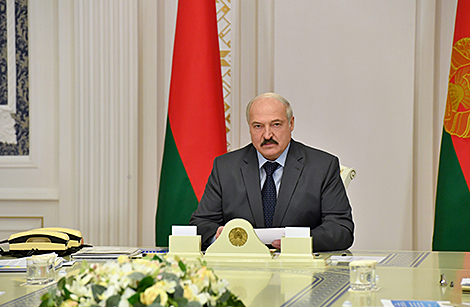 Lukashenko holds meeting to discuss operation of Belarus’ fuel and energy complex