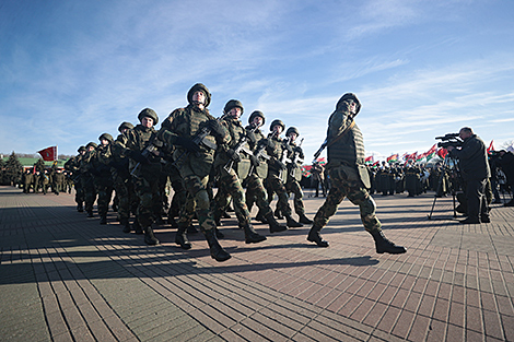 Lukashenko extends Fatherland Defenders Day greetings
