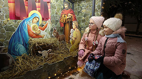Lukashenko wishes Merry Christmas to Belarusians