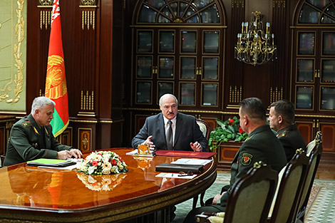 Lukashenko talks about Belarus’ response to U.S. tanks in Lithuania