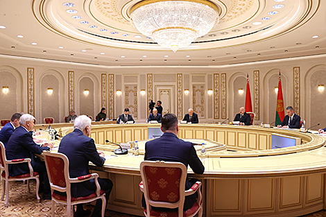 Lukashenko: Belarus, Russia's Voronezh Oblast should try to achieve $1bn in trade