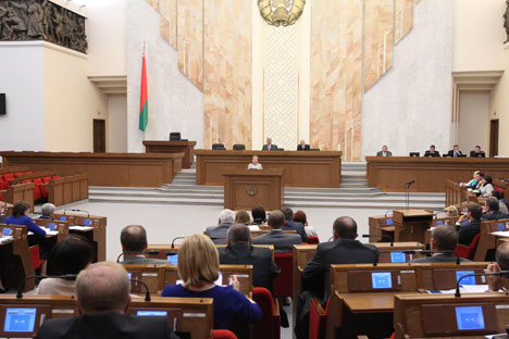 Parliament approves 11 October 2015 as Belarus president election date