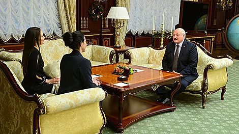 Lukashenko meets with Belarusian cosmonauts getting ready for space flight