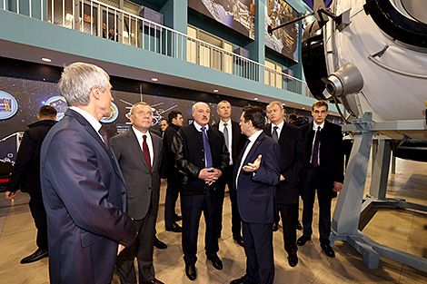 Lukashenko visits cosmonaut training center in Russia