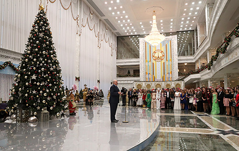 Palace of Independence hosts New Year party for students