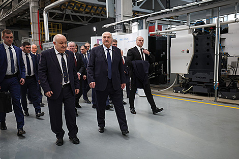 Lukashenko sets task for Belarusian microelectronics industry
