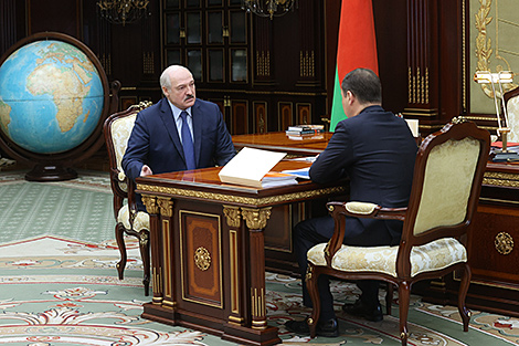 Lukashenko meets with Belarus PM to receive his report