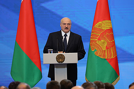 Lukashenko wants to see balanced development of Belarus