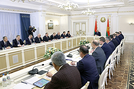 Lukashenko discusses performance of Belarusian National Biotechnology Corporation