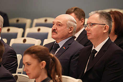 Lukashenko watches Pavlinka rehearsal in Yanka Kupala theater