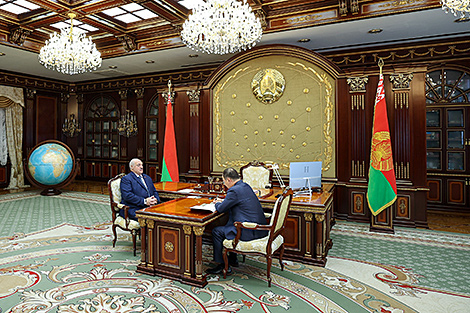 Lukashenko names tasks for Belarus’ banking system