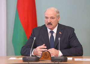 Lukashenko: Belarusian army should properly respond to challenges and threats