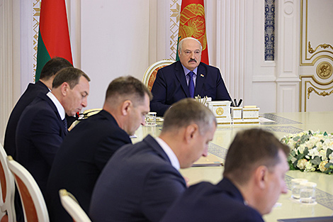 Lukashenko calls for coming to decision on Belarus’ port capacities